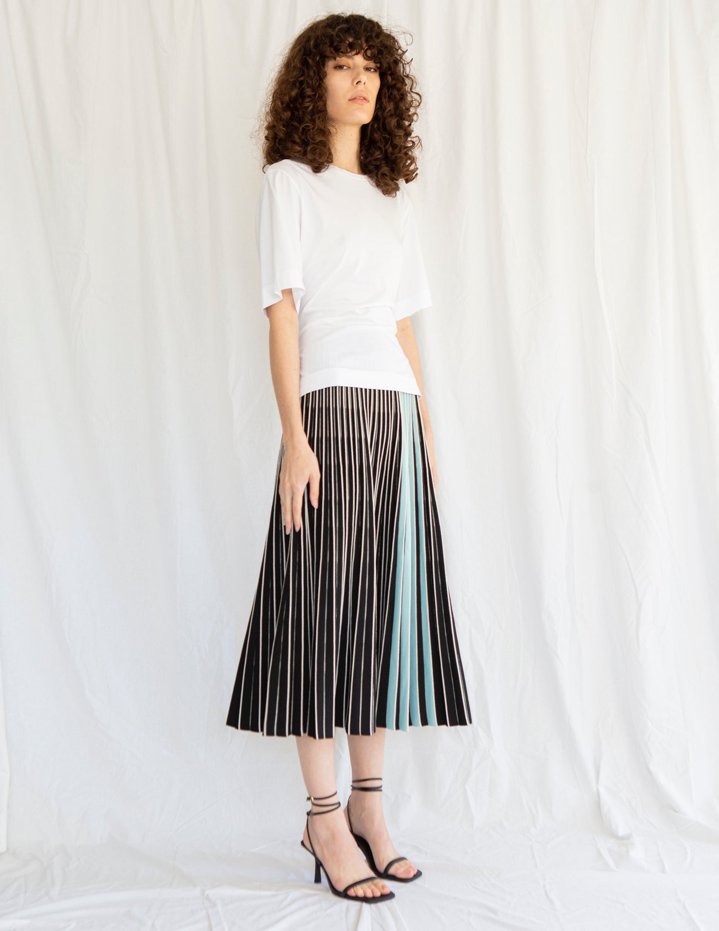 ★韓国人気★claddA★frap skirt 3D Knit Pleated Skirt Black – CLAUDIA LI